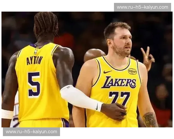 拒绝横扫的尊严之战：掘金vs湖人G4回放，紫金军团如何在这个夜晚找回灵魂？